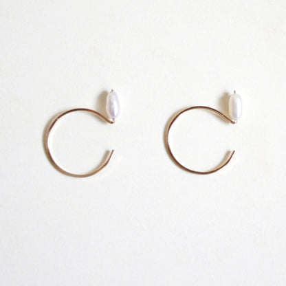 Pearl Threader Earrings - Circle Shape