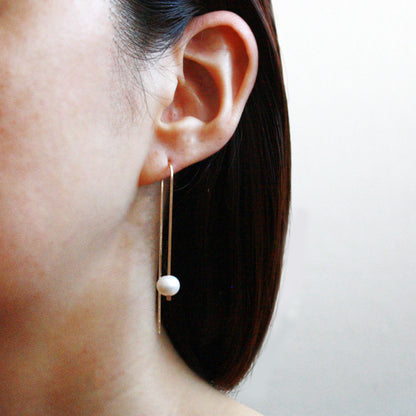 Long Arc Threader Earrings - Large Pearl